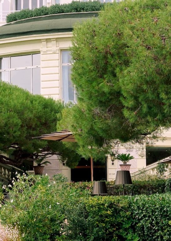 A contemporary wedding at Hotel du Cap Ferrat Four Seasons, Nice | Weddings in New York | Larry Walshe Studios